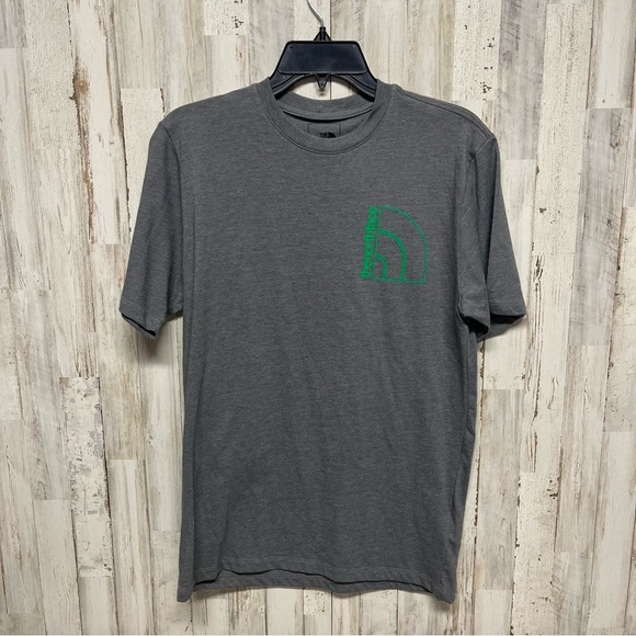 The North Face Shirt Mens Grey Small Short Sleeve Crew Neck NWT - Picture 1 of 6